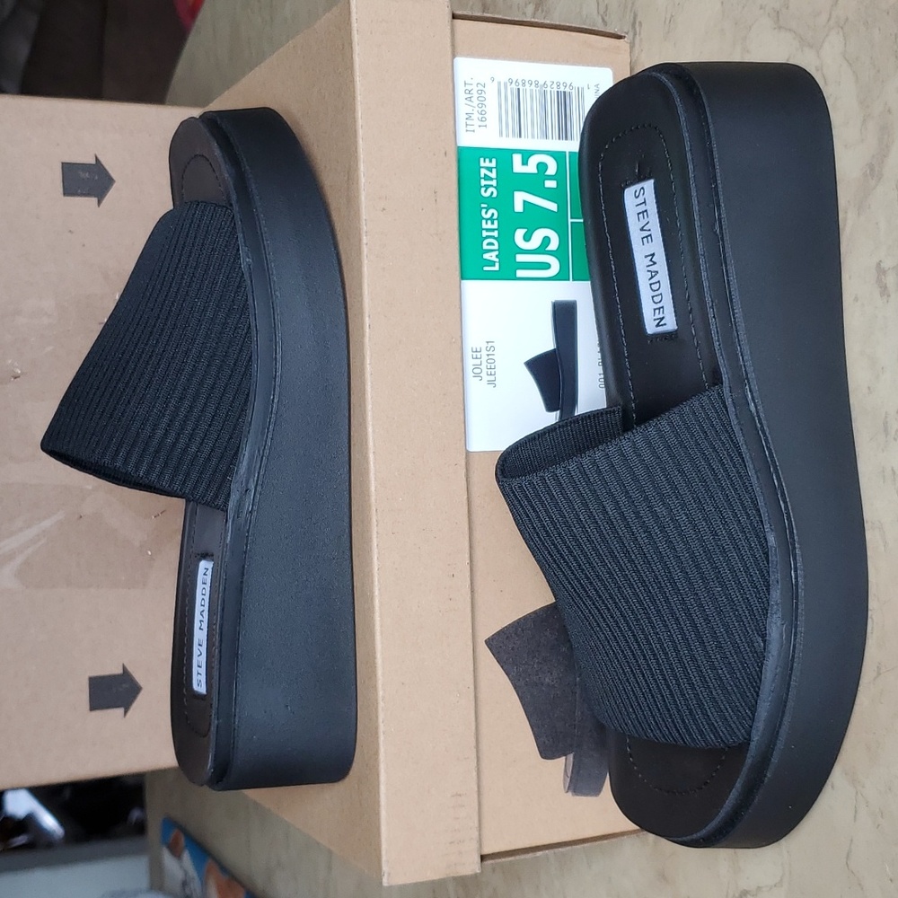 Steve Madden Balanced sandals